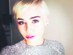 Miley no se guardó calificativos con Swift. ESPECIAL /