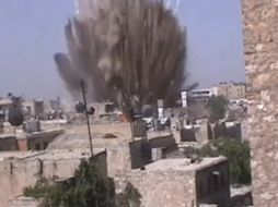 Momento de la explosión del túnel en Alepo, Siria, captado en video por el Frente Islámico. Twitter: @islamic_front. ESPECIAL /