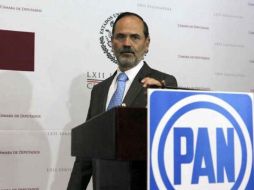 ''No hay espacio para las difamaciones ni las calumnias que sólo dañan a nuestra institución'', dice Gustavo Madero. SUN /