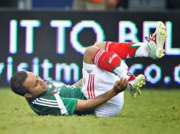 Tuvo un choque con Segundo Castillo, que lo dejó inmóvil sobre el terreno de juego. ESPECIAL /