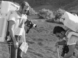 En las fotografías se puede ver a los astronautas, entrenando en los paisajes lunares de la Isla Grande, en Hawai. AP /