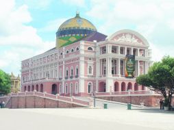 Una de las bellezas con la que cuenta la ciudad es el Teatro Amazonas. ESPECIAL /