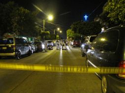 En el crimen se utilizó un arma calibre .38, hallada más tarde en una jardinera.  /