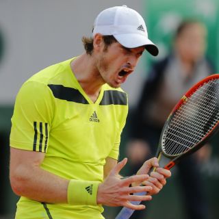 Andy Murray sufre en Roland Garros