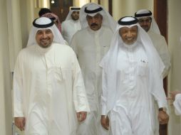 Suponen que el catarí Mohammed Bin Hammam (D) entregó cinco millones de dólares a miembros del comité para conseguir su voto. ARCHIVO /