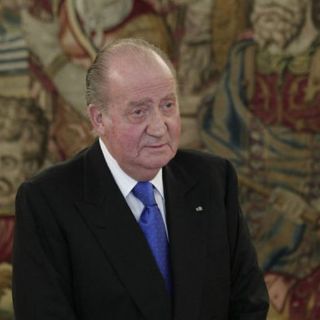 El rey Juan Carlos abdica en favor del príncipe Felipe