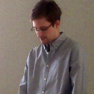 Snowden revela que pidió asilo en Brasil