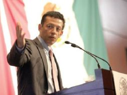 Alan Elizondo señala como fuente de deterioro las tarjetas de crédito. ESPECIAL /