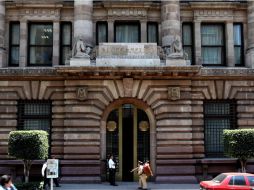 Analistas también recortan ligeramente su pronóstico de crecimiento económico para 2015 a 3.87 por ciento desde 3.91 por ciento. ARCHIVO /