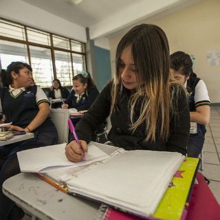 Jaliscienses aprueban a maestros y sistema educativo