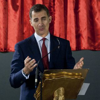 El príncipe Felipe promete servir a una España unida