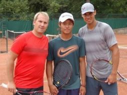 Entrenó con Rafael en esta semana, en la capital parisina. Twitter: @TennisFanMark. ESPECIAL /