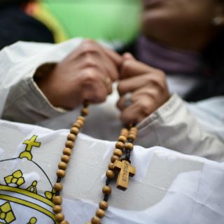 Descubren restos de casi 800 niños junto a convento irlandés