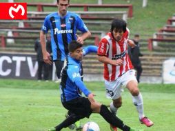 Pereira (d) declaró estar muy contento de llegar al futbol mexicano. ESPECIAL /