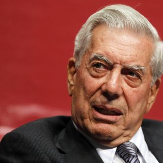 Vargas Llosa recibe 'Laurea honoris causa'