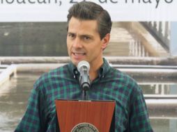 En últimos eventos Peña Nieto luce más delgado, sin embargo, nadie del gabinete ha declarado sobre alguna enfermedad. ARCHIVO /