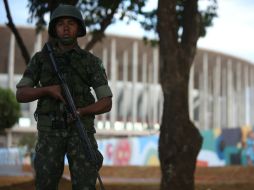 Estadio de Brasilia resguardado, sede del Mundial 2014. EFE /