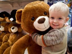 Los peluches suelen guardar ácaros y esto produce alergias y asma en los niños. ARCHIVO /