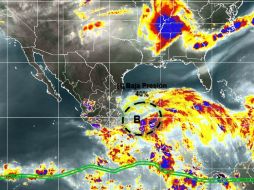 La baja presión se ubica en el Golfo de México a cien kilómetros al noreste de Coatzacoalcos, Veracruz. TOMADA DE @conagua_clima  /