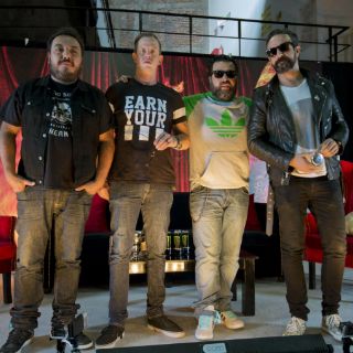 Molotov se solidariza con Panteón Rococó