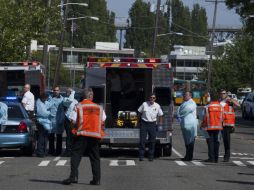 Autoridades realizan un cerco en la zona donde ocurrió el tiroteo. EFE /