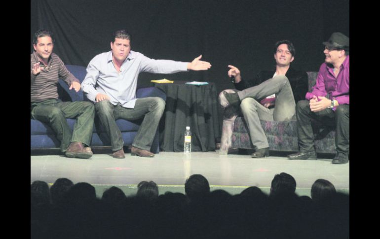 Conversaciones humorísticas sobre la vida cotidiana de los hombres.  /