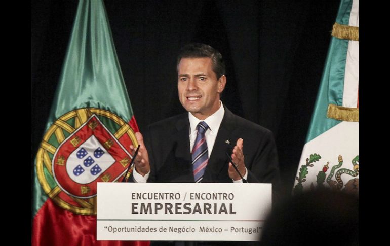 Peña Nieto terminó esta mañana sus trabajos de su gira en Portugal. EFE /