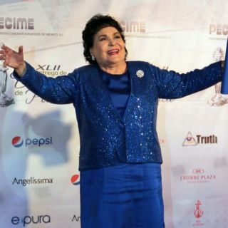 El SNTE designa a Carmen Salinas como su embajadora