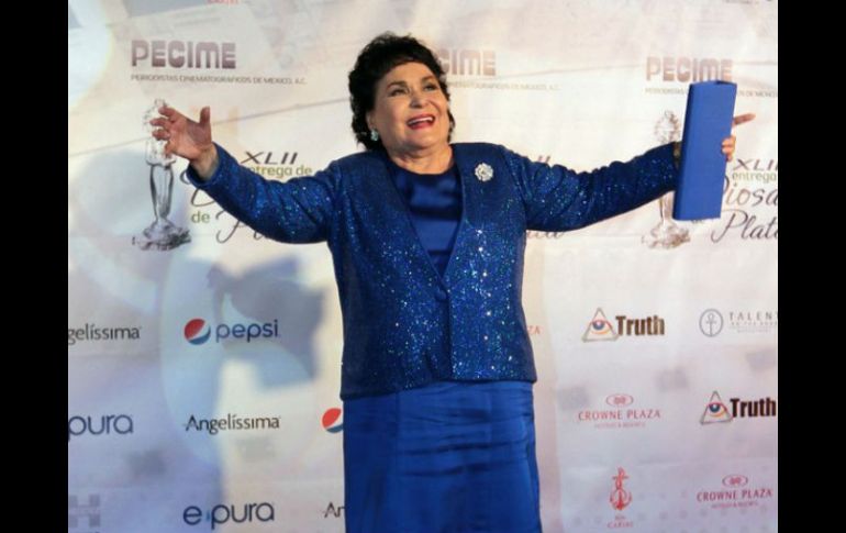 Carmen Salinas reconoce la labor de los maestros y agradece la invitación a ser parte de los embajadores. ARCHIVO /