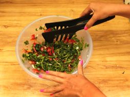 Se ha descubierto que muchos alimentos pueden ayudar al organismo a combatir la depresión. ARCHIVO /