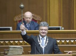 Durante su discurso, el nuevo presidente de Ucrania prometió traer paz, sin indicar las acciones del ejército contra la insurgencia. EFE /