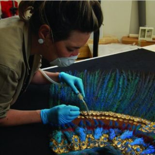 Documental revela misterios detrás del Penacho de Moctezuma