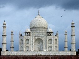 El Taj Mahal es considerado una de las siete maravillas del mundo y declarado por la Unesco Patrimonio de la Humanidad. ARCHIVO /