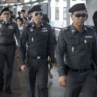 Militares levantan toque de queda en diez zonas de Tailandia