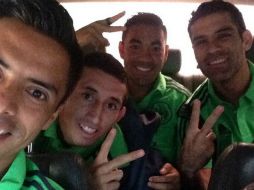 Rafael Márquez compartió esta foto en la red social Instagram, con el mensaje ''en taxi al entrenamiento''. ESPECIAL /