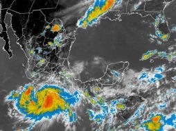 El fenómeno meteorológico se forma frente a las costas de Guerrero y Oaxaca. TOMADA DE @David_Korenfeld  /