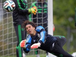 Guillermo se encuentra al acecho de ver cristalizado su sueño de defender el arco tricolor en un máximo certamen futbolero. NTX /