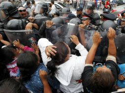 Artesanos bloquearon las avenidas Hidalgo y 16 de Septiembre desde las 15:00 horas.  /