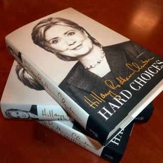 Hillary Clinton revela deuda de 12 MDD al salir de la Casa Blanca