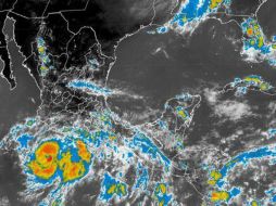 El fenómeno se ubica a 295 kilómetros al suroeste de Zihuatanejo, Guerrero. TOMADA DE @David_Korenfeld  /