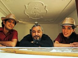 El director y parte del elenco hacen hincapié en hacer de esta propuesta escénica una de cualidades 'lúdicas'.  /