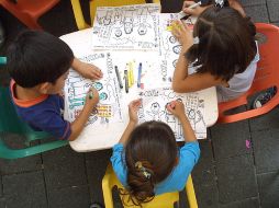 EU envía a los niños a bases militares para evitar el hacinamiento en instalaciones de la Oficina de Aduanas. ARCHIVO /