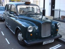 La aplicación Uber se ha popularizado en Europa. ARCHIVO /