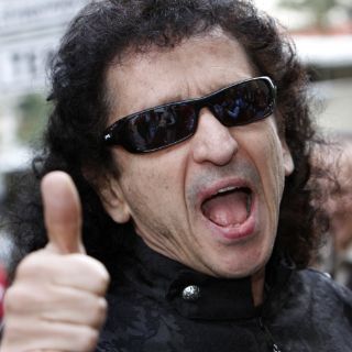 Alex Lora se adueña de 'El Tri'