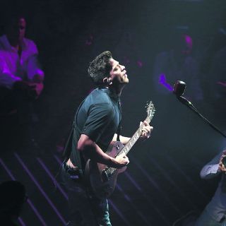 Yahir ofrece concierto íntimo y altruista