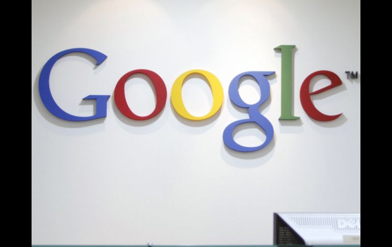 La compañía asegura que con ellos no trabaja el joven alumno. ARCHIVO /