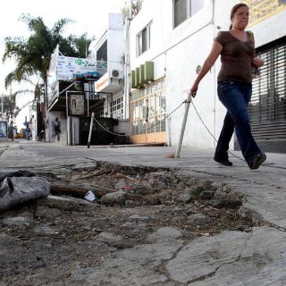 Jaliscienses ven deterioro de los espacios públicos