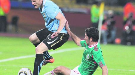 Israel Castro jugó 37 minutos en la derrota frente a la selección uruguaya, el último cotejo de México en la fase de grupos. MEXSPORT /