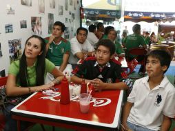 Cantinas y bares se alistan para recibir a los aficionados que deseen continuar conviviendo a lo largo de la tarde. ARCHIVO /