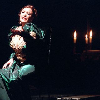 Sylvia Pasquel hará su primer monólogo en 40 años de carrera